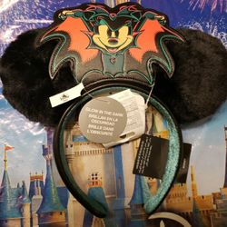 NEW Disney Halloween Glow In The Dark Ears