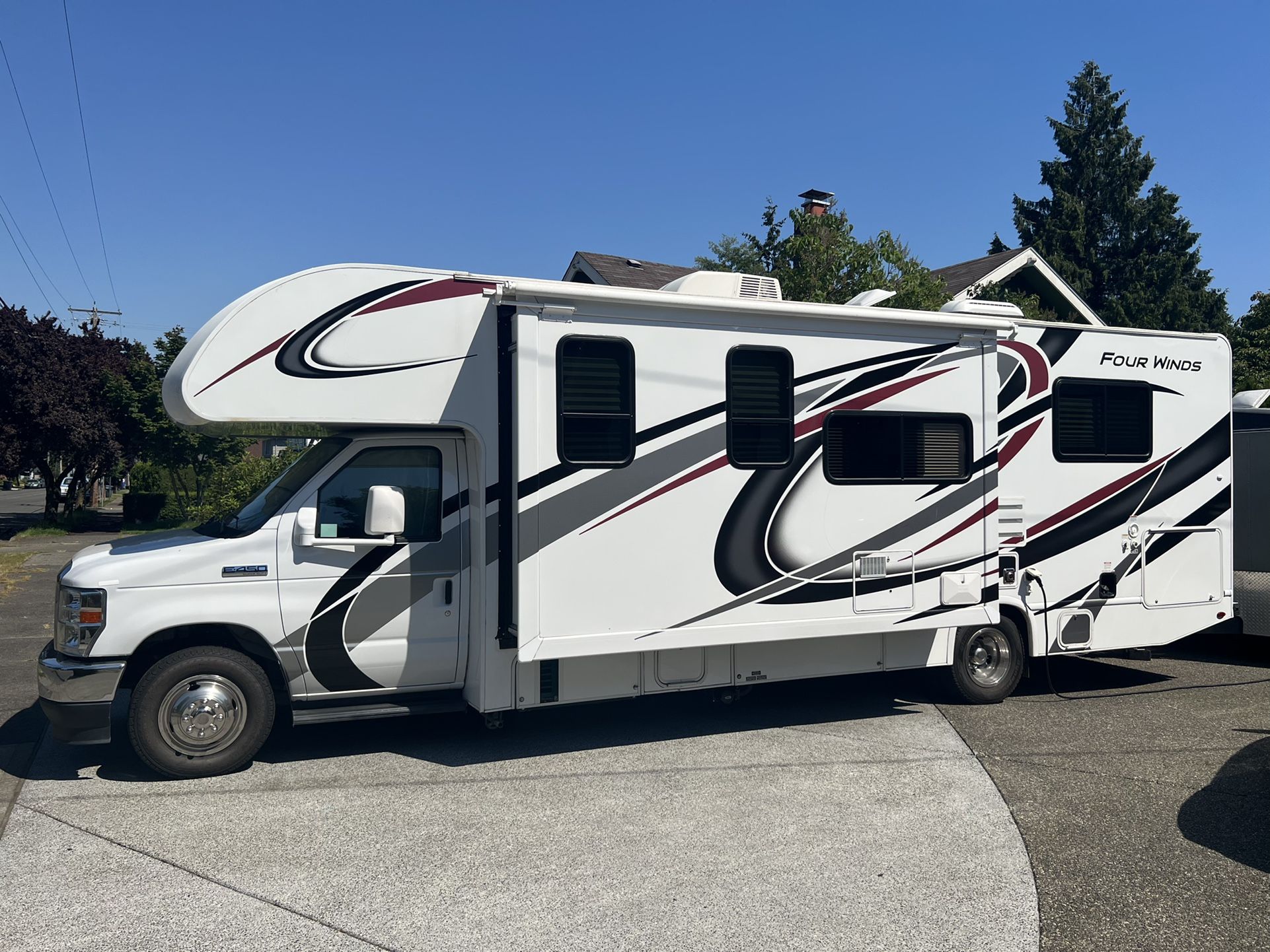 2021 Thor four winds 28z Motorhome Class C