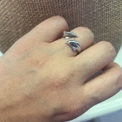 925 Dolphin Ring Size 7   $10