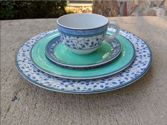 Mikasa Fine China 4-Piece Sets in the Susanne SL104 pattern.12 sets available. Like New. No chips or cracks.
