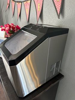 Nugget ice maker
