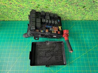14-17 MASERATI GHIBLI M157 ENGINE BATTERY FUSE RELAY JUNCTION BOX OEM