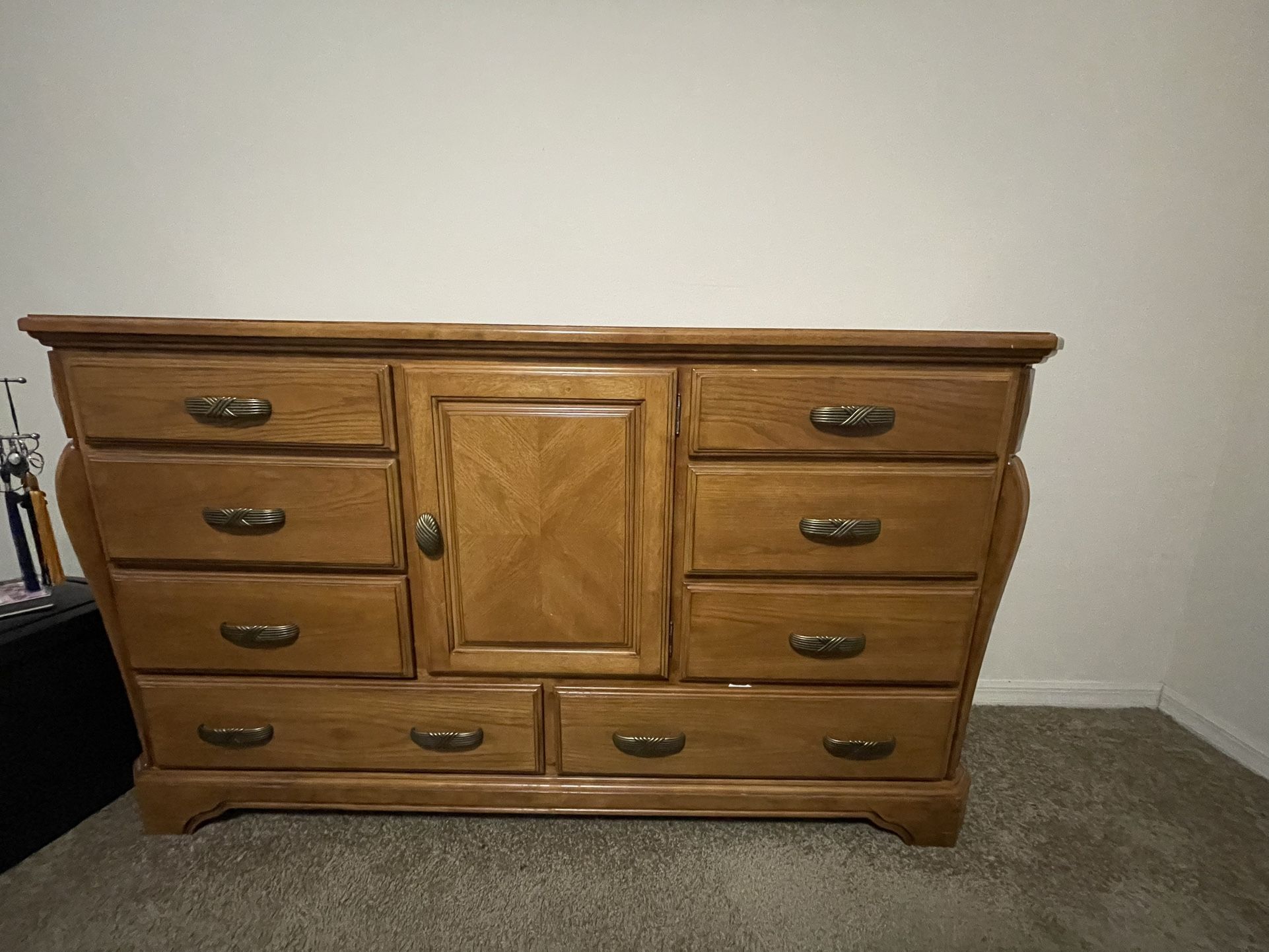 Dresser