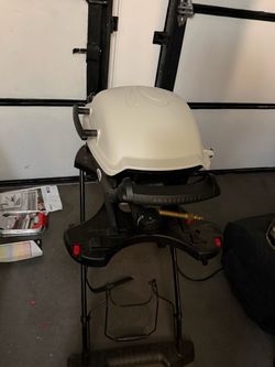 Weber Q1000 Grill & Stand