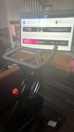 Like-New 2022 Peloton Bike Plus, Only 8 Rides, Philadelphia