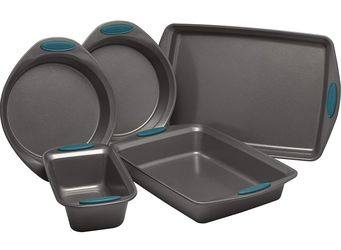 Rachael Ray Nonstick Bakeware Set with Grips includes