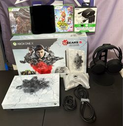 Xbox One X 1TB Gears 5 Collectors Console/3 Games Bundle