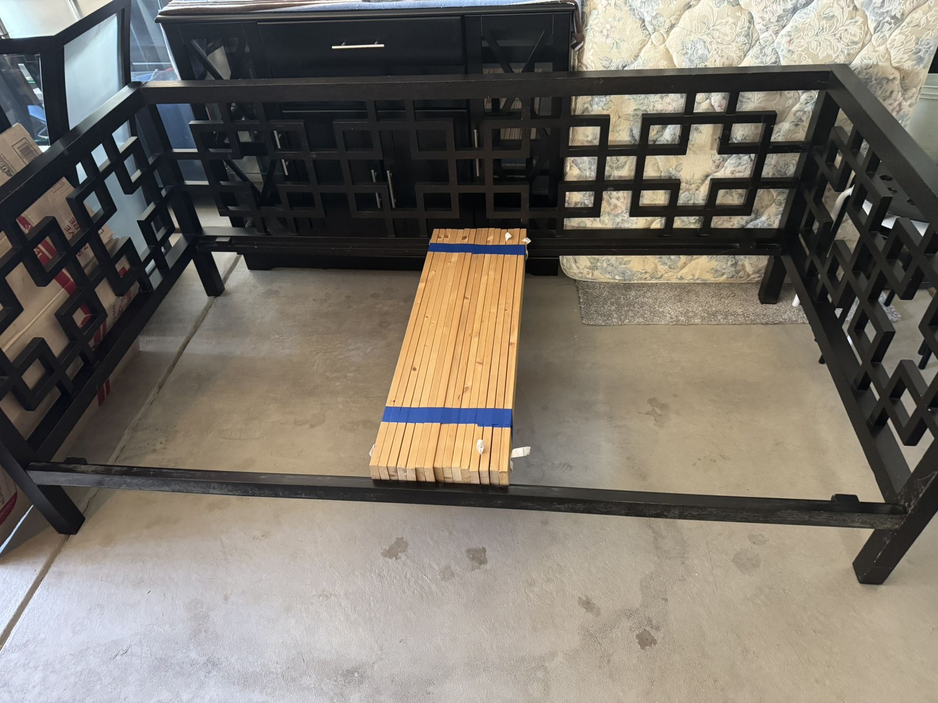 Day Bed FREE!