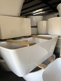 Freestanding Tubs $500-$750