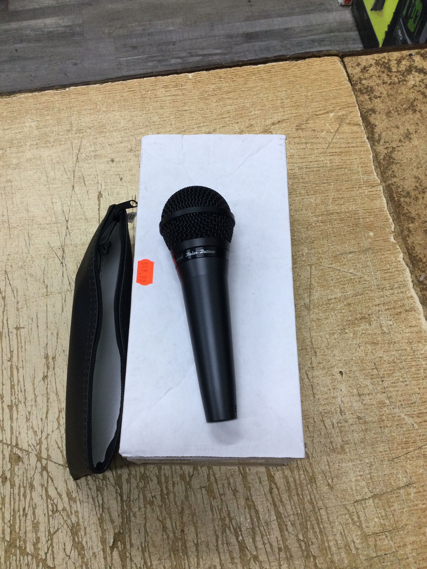 Shure PGA58 Dynamic Microphone - Handheld Mic for Vocals with Cardioid Pick-up Pattern, Discrete On/Off Switch, Stand Adapter and Zipper Pouch, No Cab