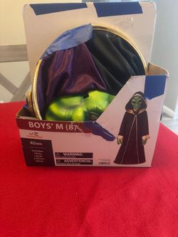 Tengo 1 disfraces de Halloween $10 tamaño M