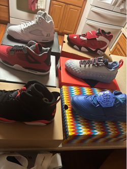 Lot of sneakers size 13
