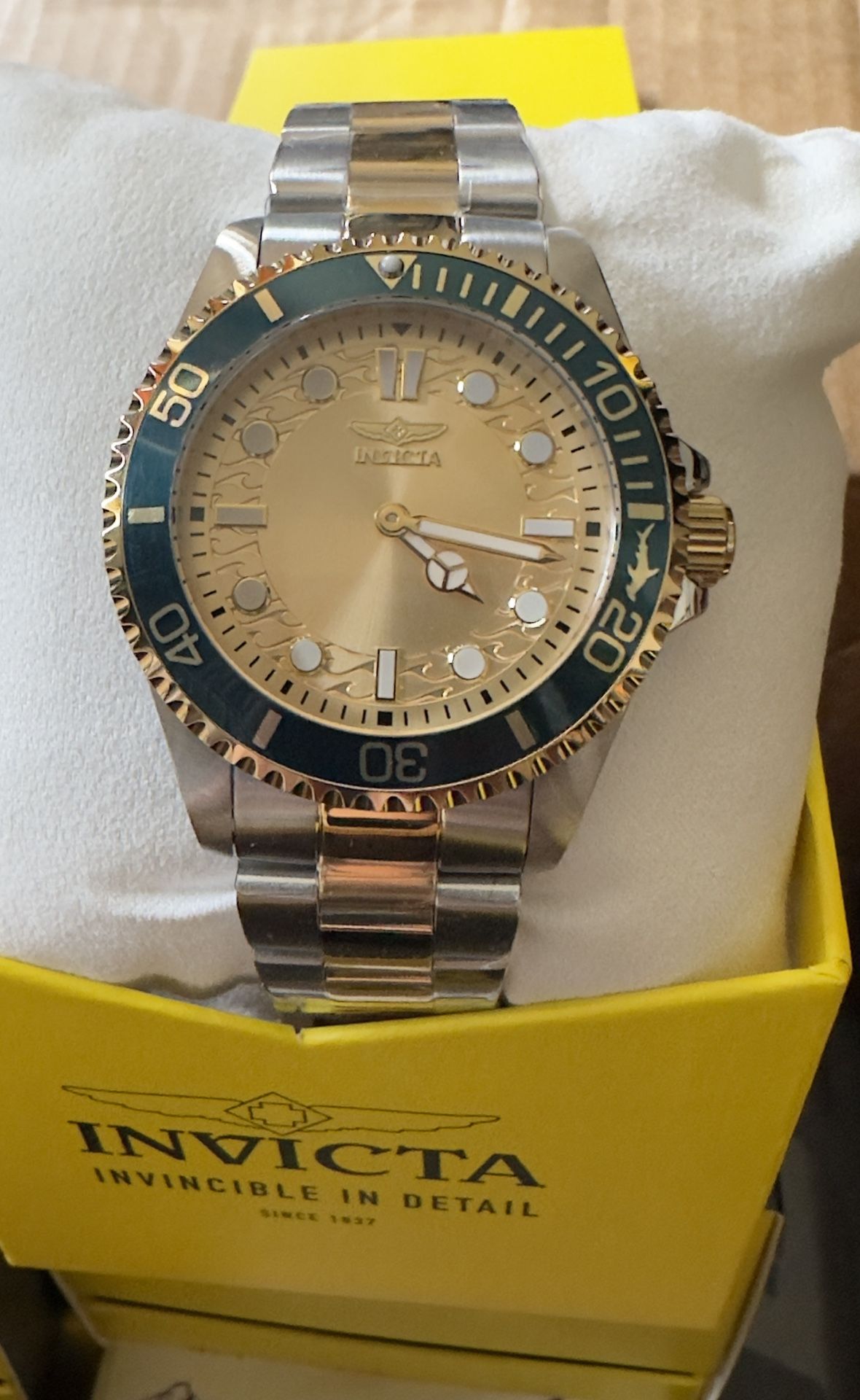 Invicta Pro Diver 43mm Silver/Gold/Green Men’s Watch New in Box