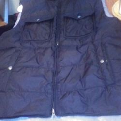 PUFFER VEST LIKE NEW $15 PICK UP IN SUN VALLEY 