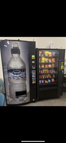 Snack and drink vending machine