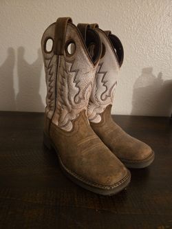 Boys boots