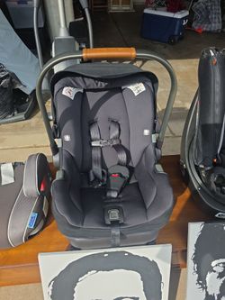 Infant Car Seat with Carry Handle