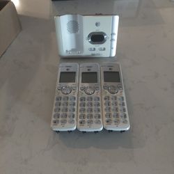 AT&T 3 Handset Phones...model EL52365