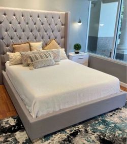 Queen bed frame / cama queen de tela grey