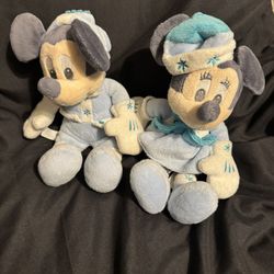 Walt Disney Mickey And Minnie Winter
