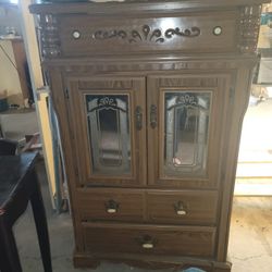 3 drawer 2 Shelves Dresser With Etched Glass