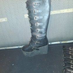 Women's Boots Size 7