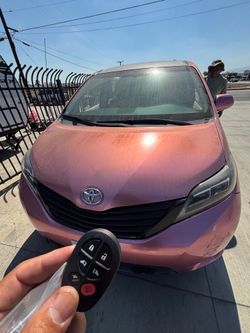 Llaves de autos / car keys and remotes