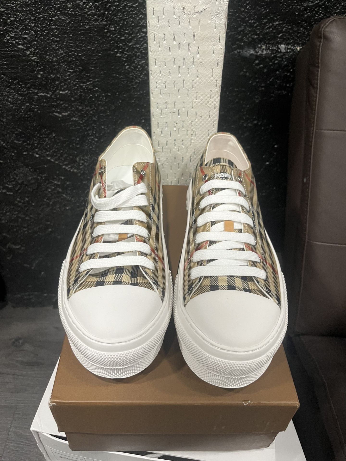 Burberry Converse 