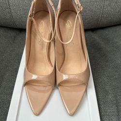 Women’s Cute Tan Heels