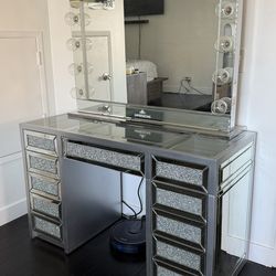 Impression Vanity