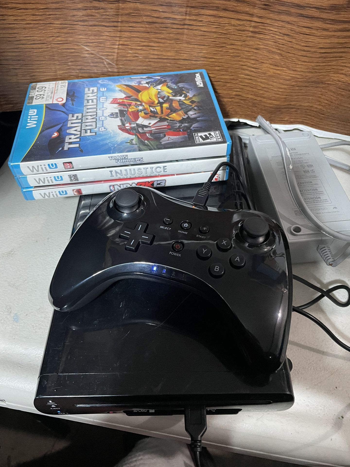 Nintendo Wii U Console With Pro Controller And 3 Games 