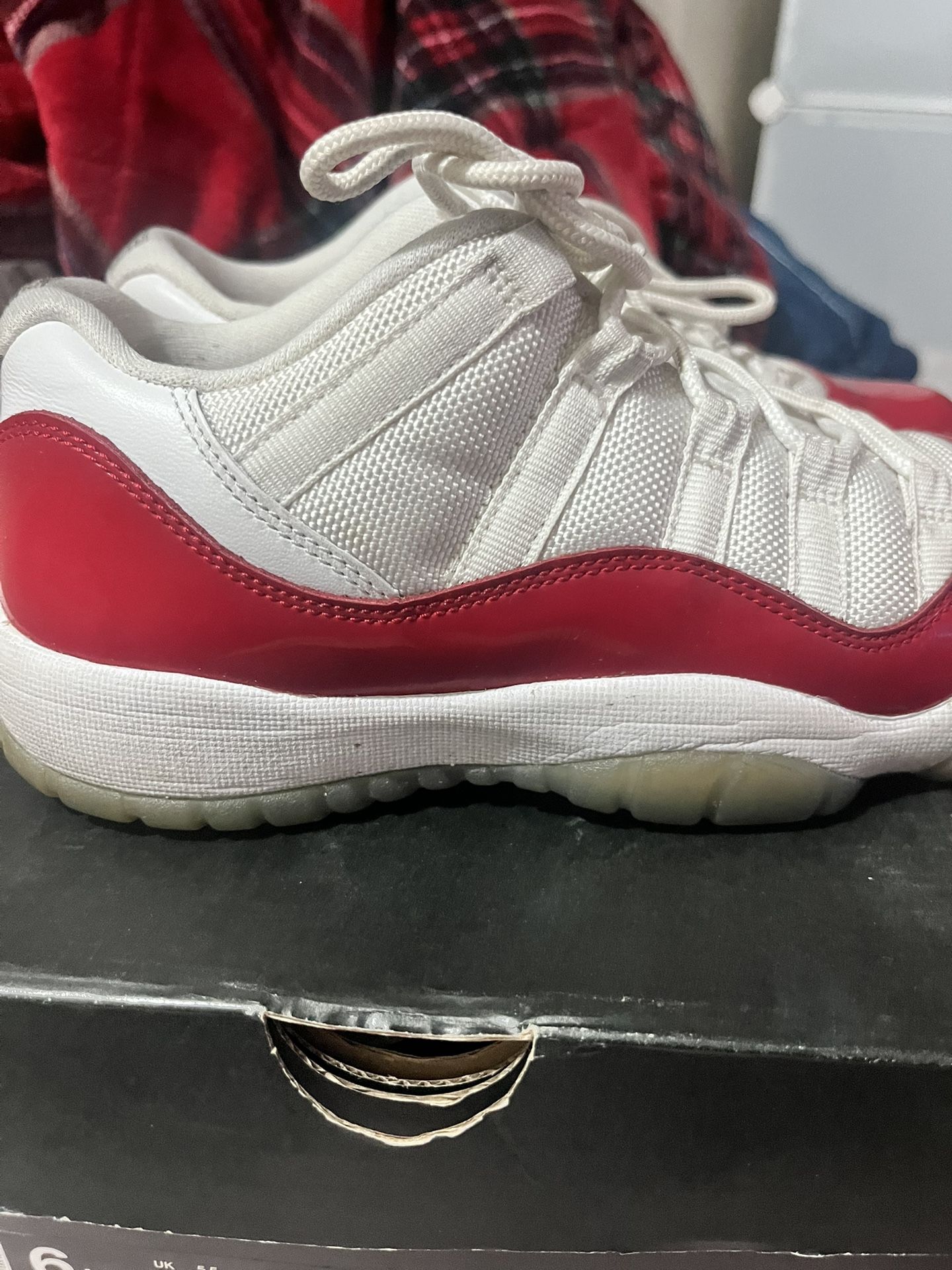 JORDAN RETRO CHERRY REDS 11 Youth 6y