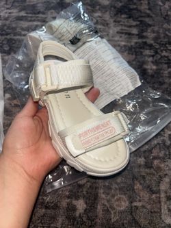 Girl shoes
