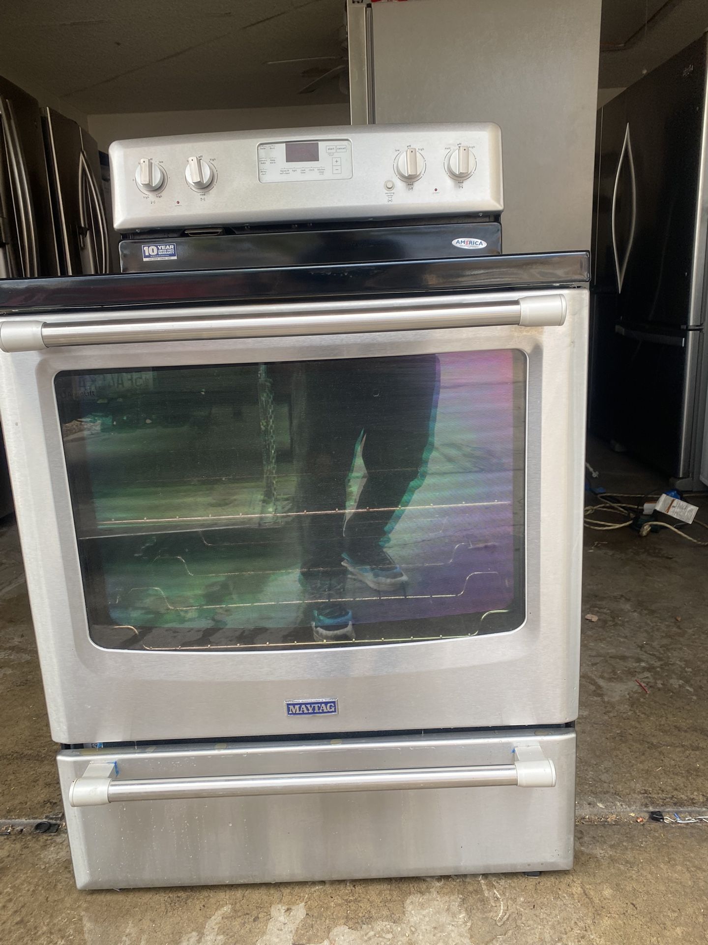 Stove And Microwave 
