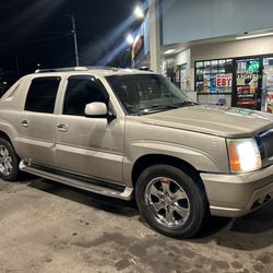 2004 Cadillac Escalade