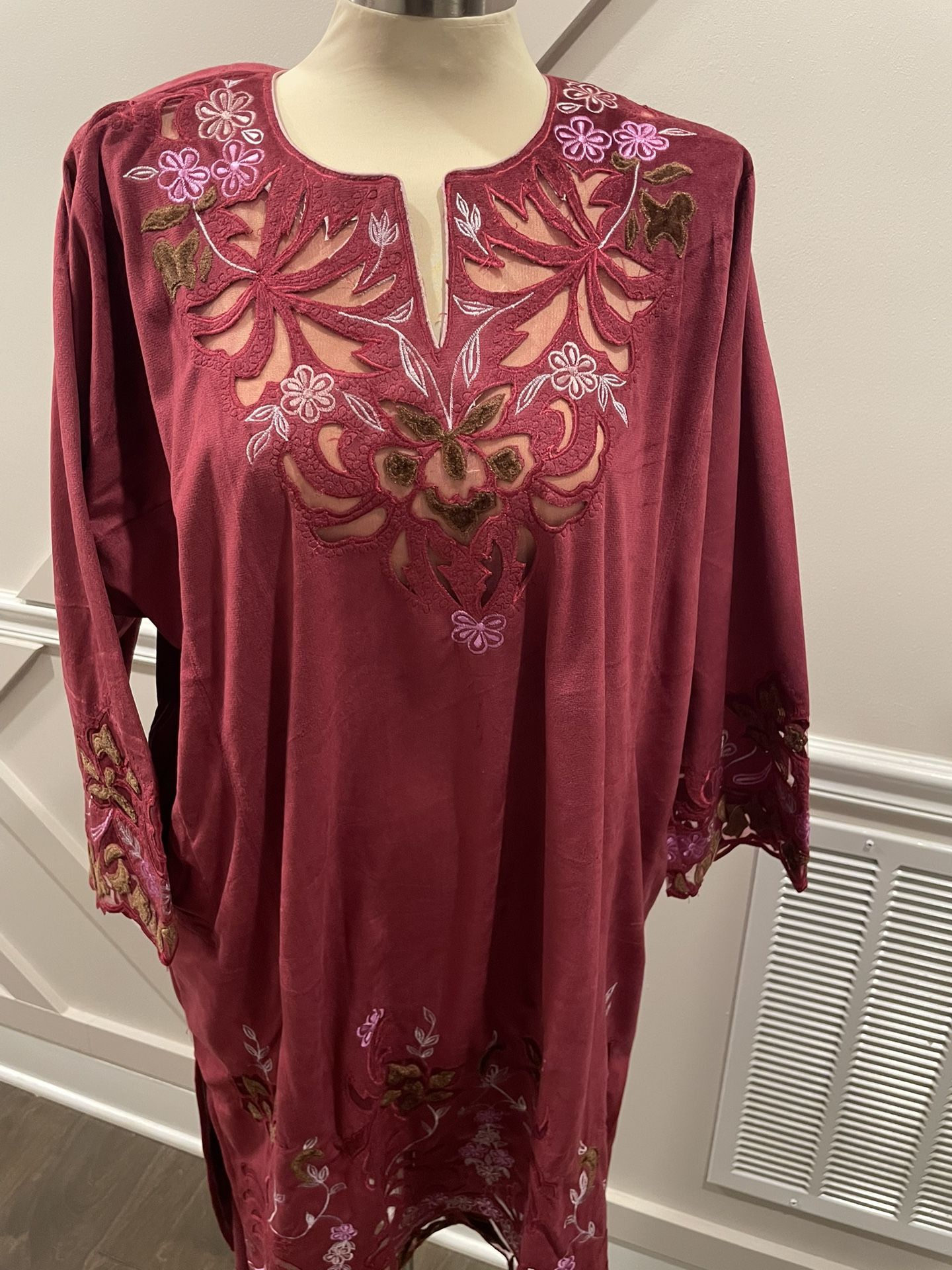 Embroidery Kashmiri  Pheran