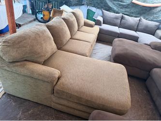 Brown Couch good condition clean we sell all the time delivery $40 local