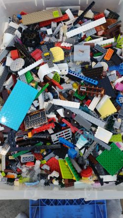 LEGOS ( No Minifigures)