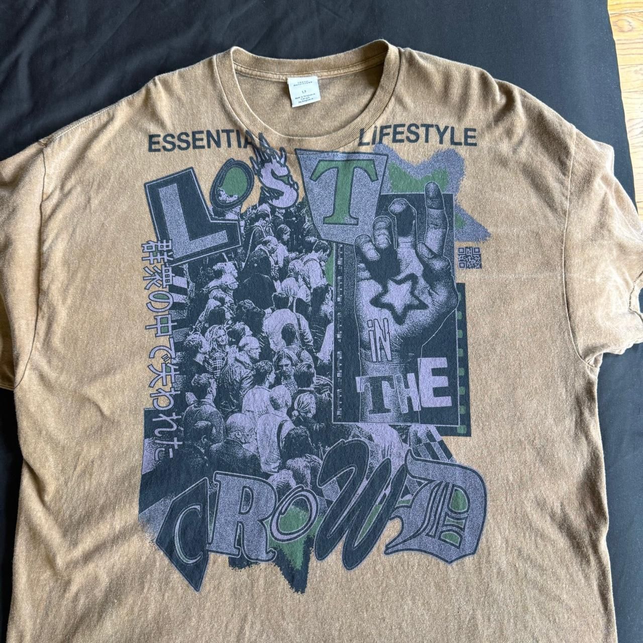 Urban Outfitters Men's Tan and Brown T-shirt(56)56
