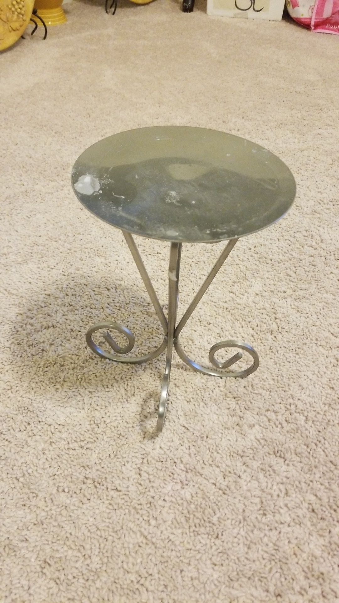 Candle holder