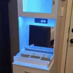 VANITY WITH NESTING CHAIR