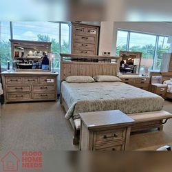 4- Pieces Wood finish king & Queen Size bedset