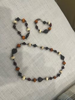 Necklace and bracelets set