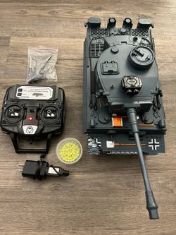 Heng Long 1:16 RC German Tiger I Tank - Like New / Open Box