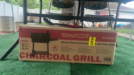 28 inch barrel with side shelf Brand new charcoal grill- 28 inch barrel with side shelf
