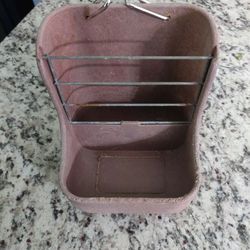 Rabbit food bin with quick lock