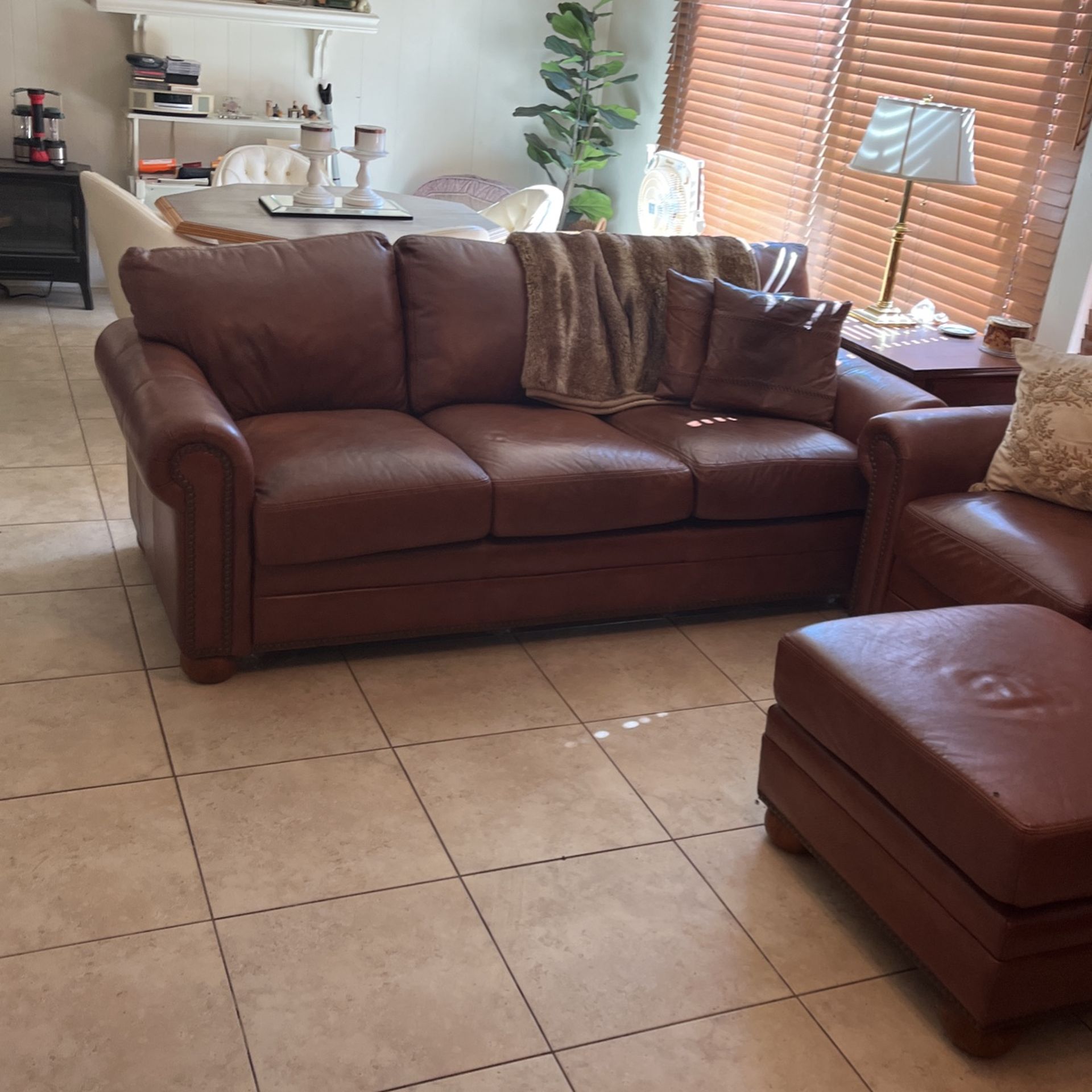 Leather Sofa Set for Sale in Bakersfield, CA OfferUp