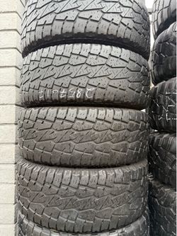 Vendo 285/70/R17 las 4 llantas instacion y balance por $200