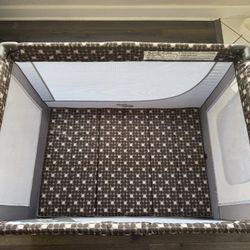 Portable Baby Crib 