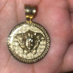 10k Gold Pendant